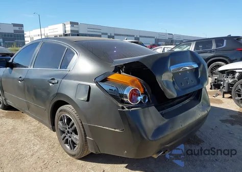 2011 Nissan Altima 2.5 S z USA, uszkodzony, nr VIN 1N4AL2AP8BN435945